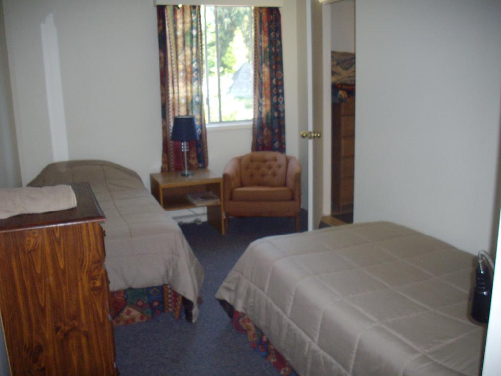 Lake Trail Guesthouse Cumberland Phòng bức ảnh